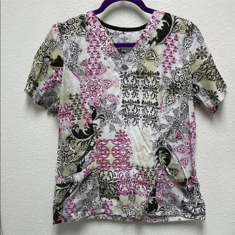 Med-Couture Women's Large Scrub Top Floral and Paisley BOHO